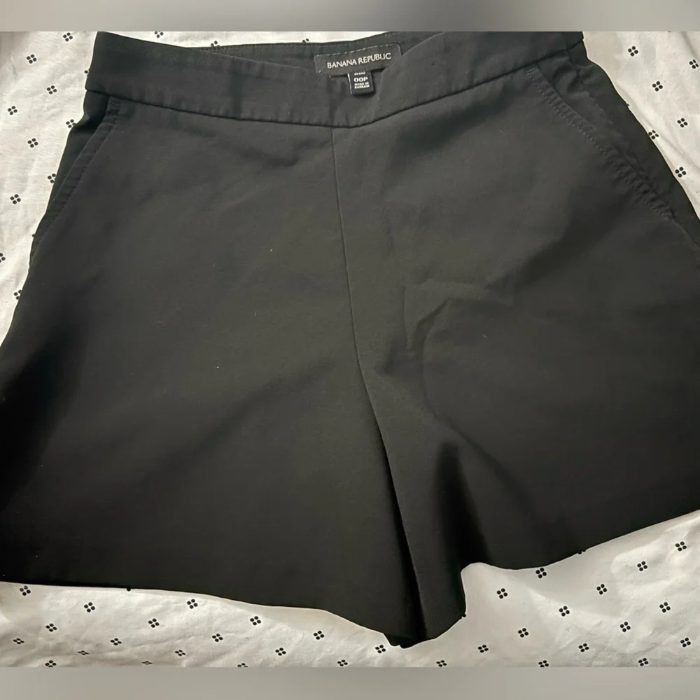Banana Republic sleek black